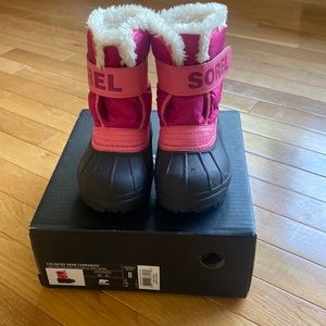 Toddler size 8 Sorel snow boots